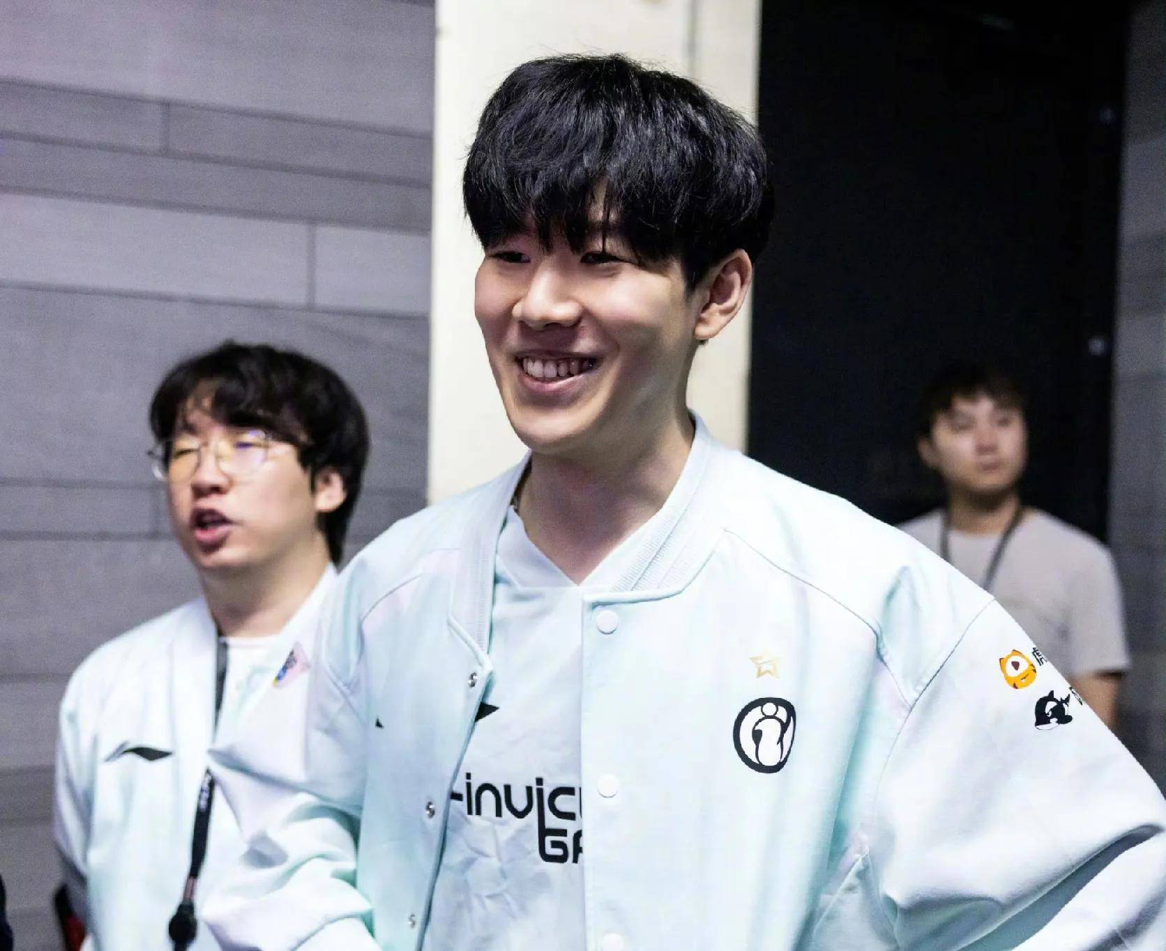 一种可控的 一种可控的